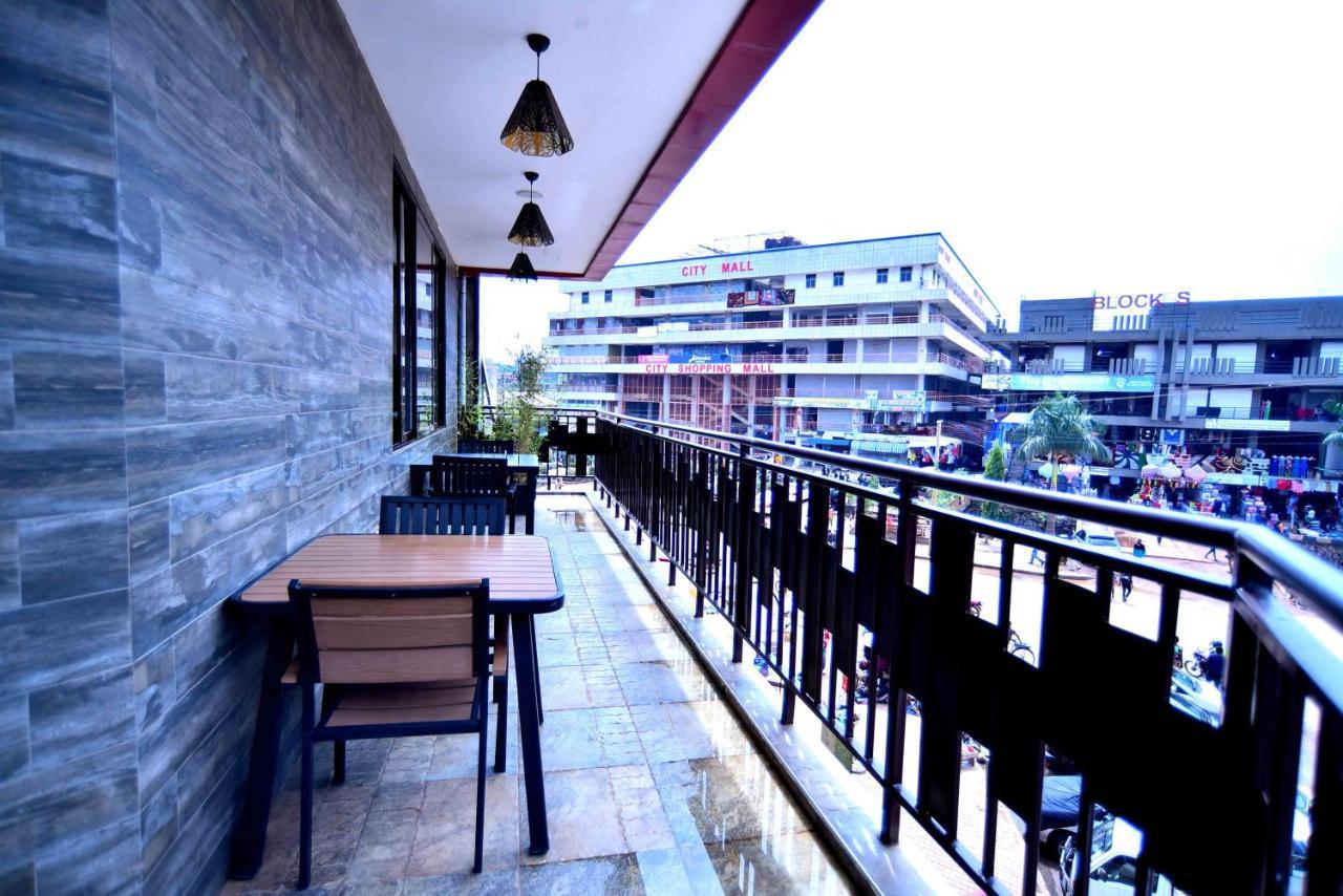 Victoria Mews Hotel Kampala Exteriör bild