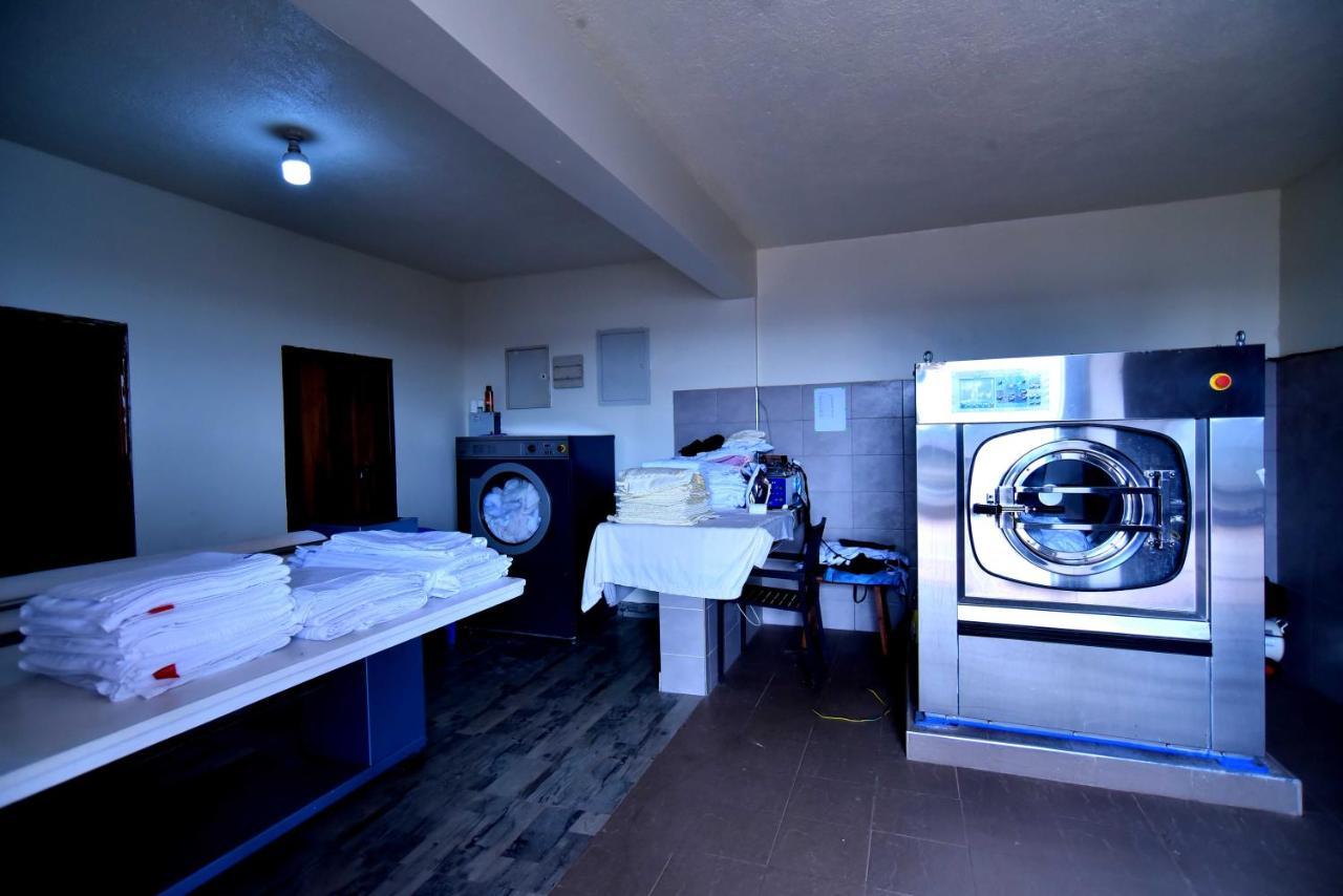 Victoria Mews Hotel Kampala Exteriör bild