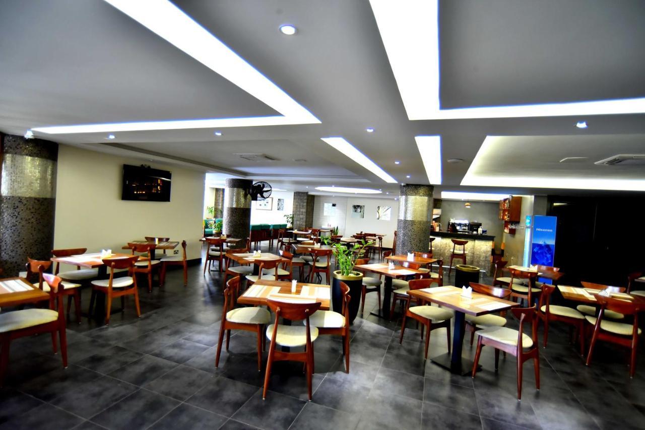 Victoria Mews Hotel Kampala Exteriör bild