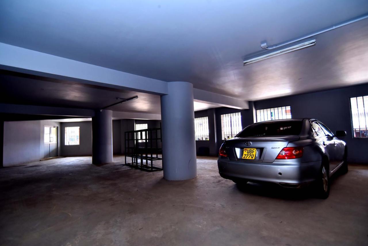 Victoria Mews Hotel Kampala Exteriör bild