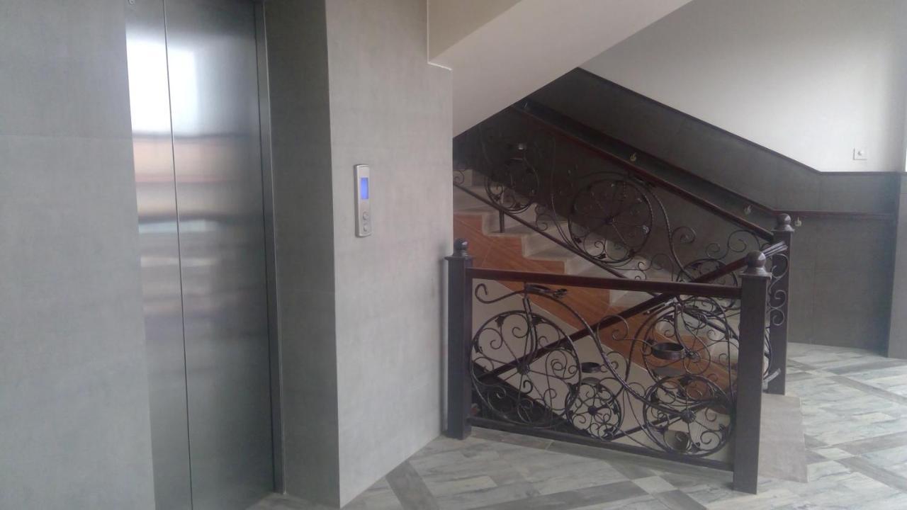 Victoria Mews Hotel Kampala Exteriör bild