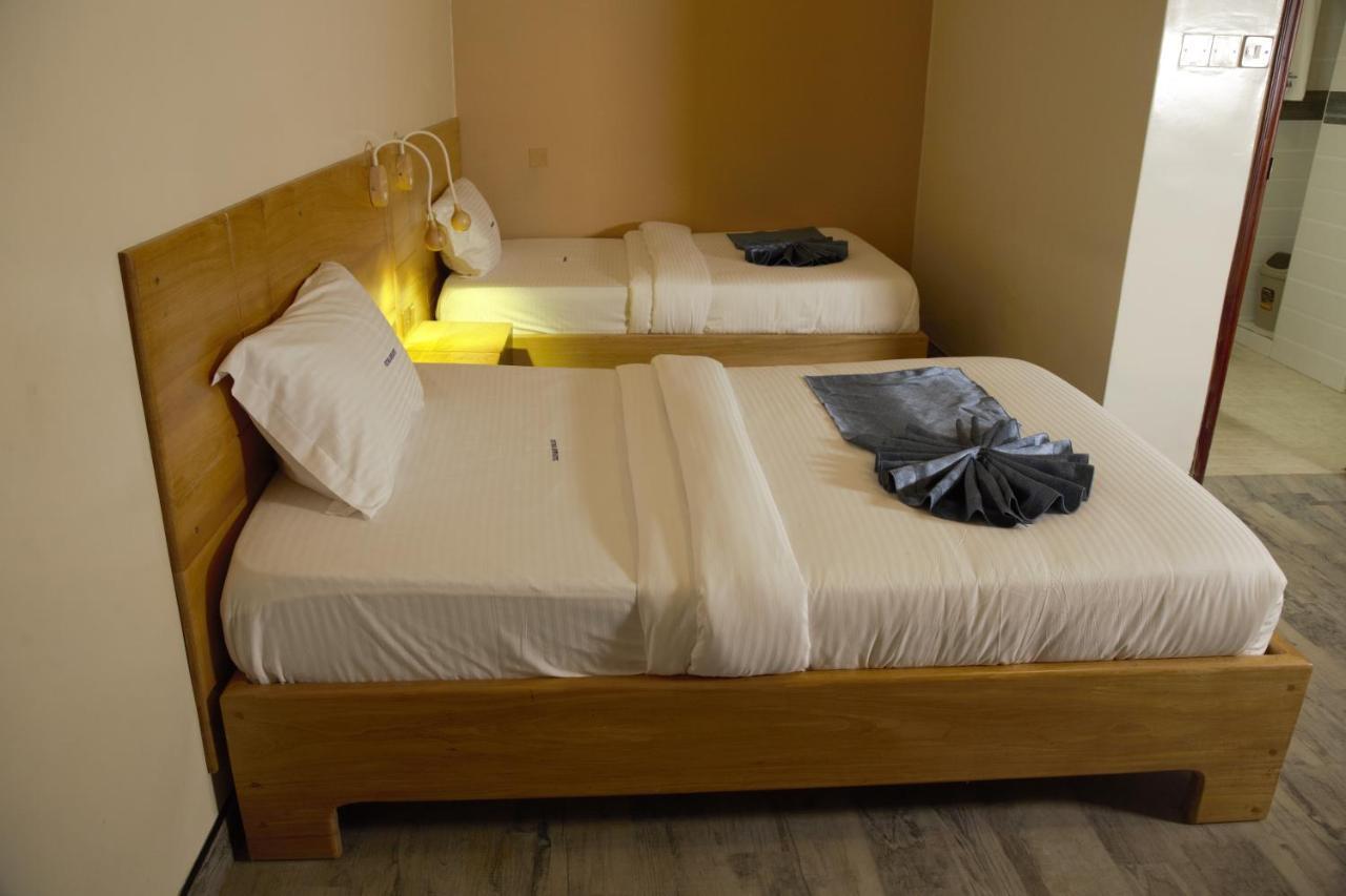 Victoria Mews Hotel Kampala Exteriör bild