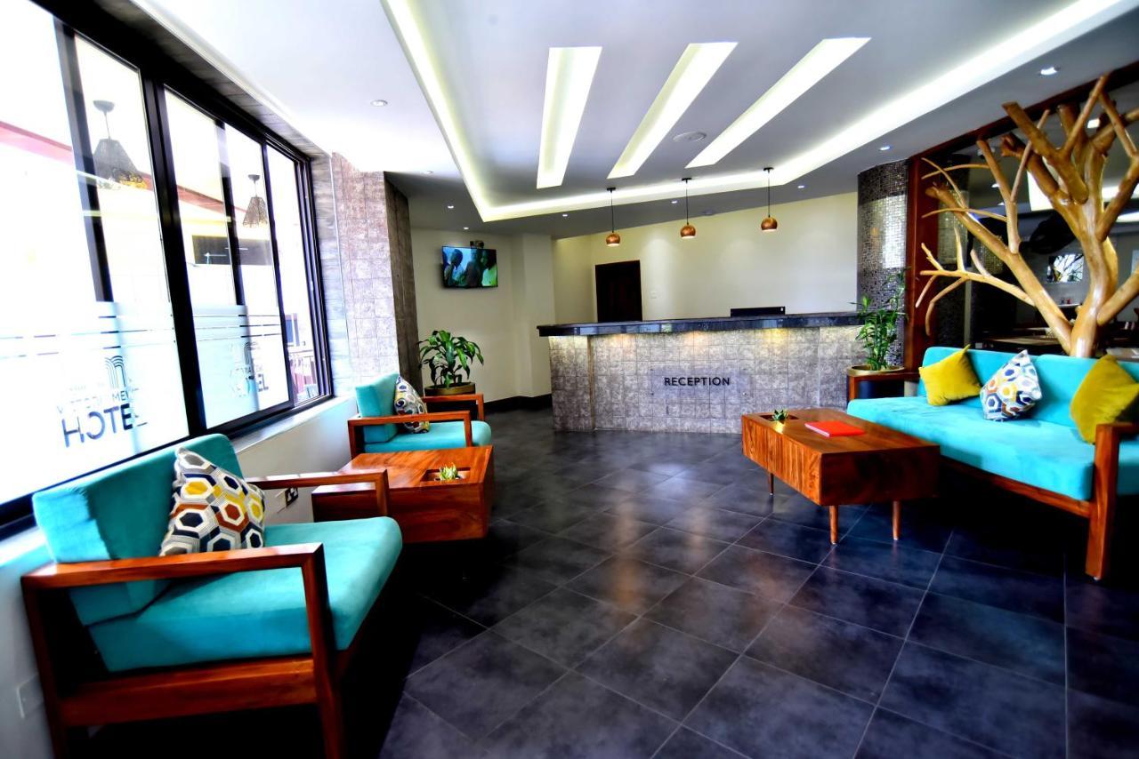 Victoria Mews Hotel Kampala Exteriör bild
