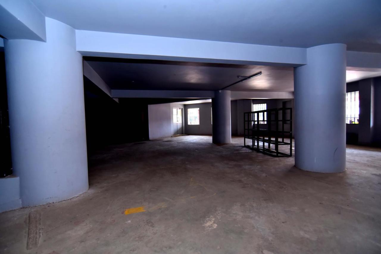 Victoria Mews Hotel Kampala Exteriör bild